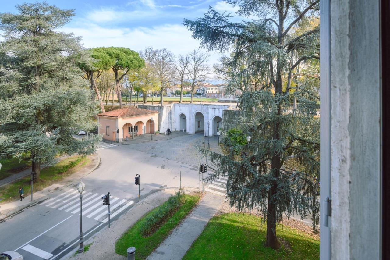 Palazzo Froussard B&B And Living Лукка Экстерьер фото
